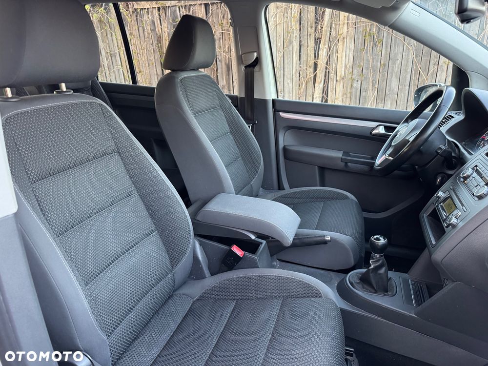 Volkswagen Touran 1.6 TDI DPF BlueMotion Technology Highline - 12