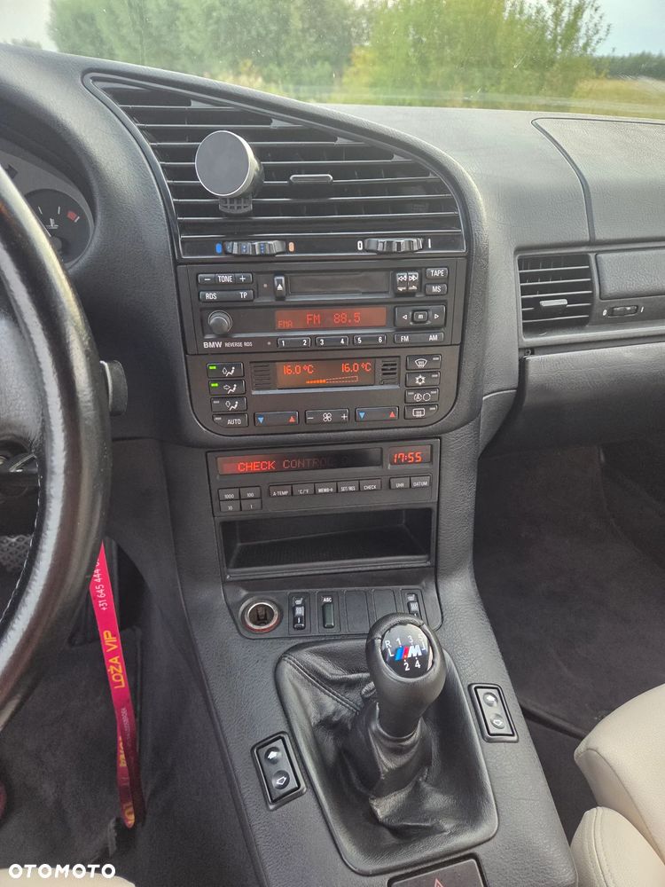 BMW Seria 3 323i - 9