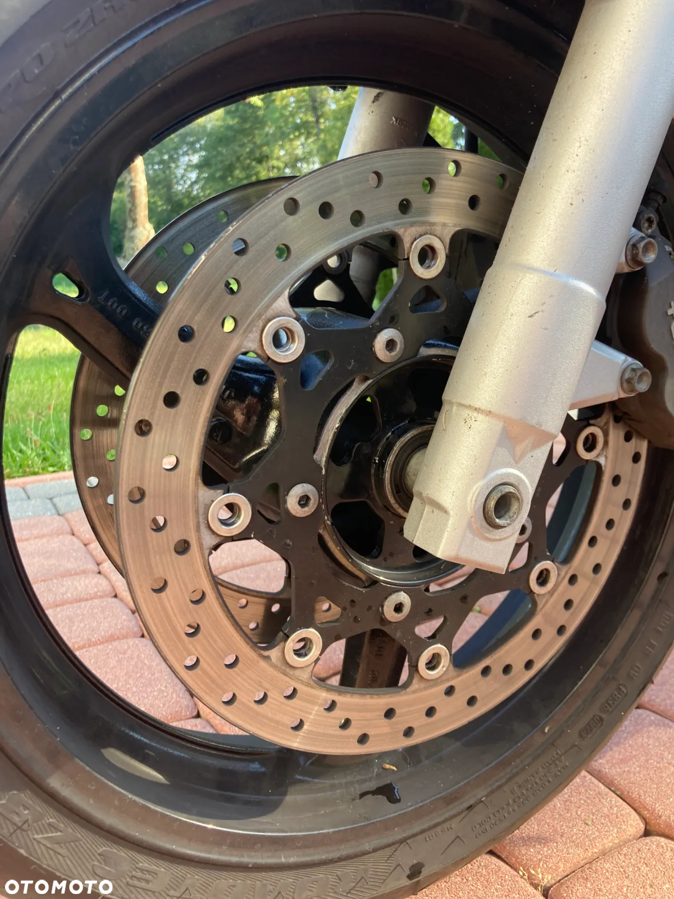 Suzuki GSR - 21