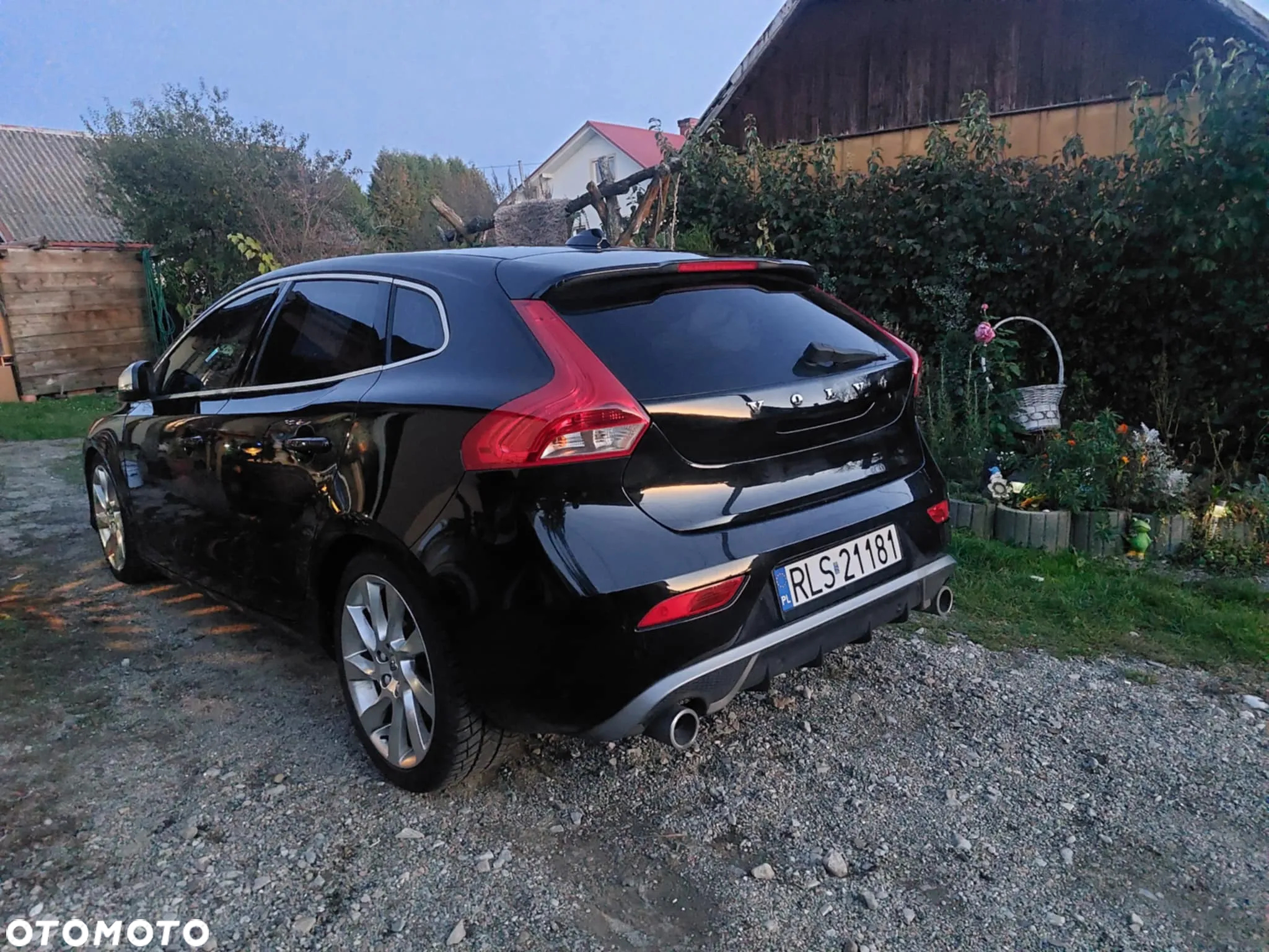 Volvo V40 D2 Drive-E R-Design Momentum - 11