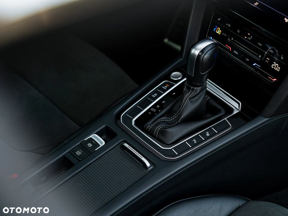 Volkswagen Arteon 2.0 TSI DSG R-Line - 26