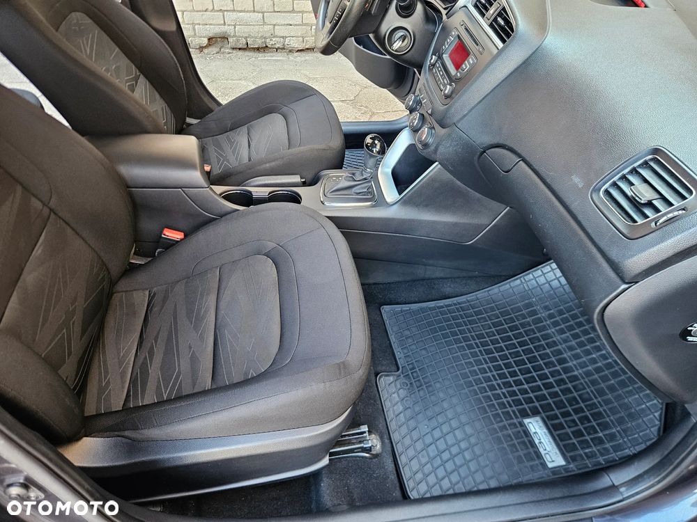 Kia Ceed 1.6 GDI M DCT - 13