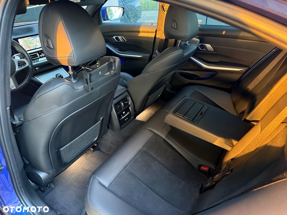 BMW Seria 3 320d M Sport sport - 33