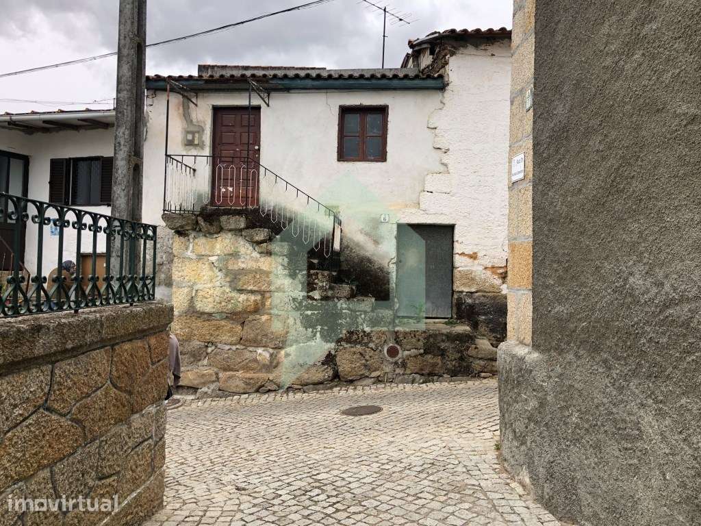 Casa para restauro no Centro de Sanfins, Valpaços - Grande imagem: 3/18