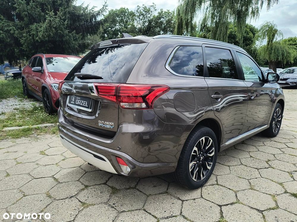 Mitsubishi Outlander - 5
