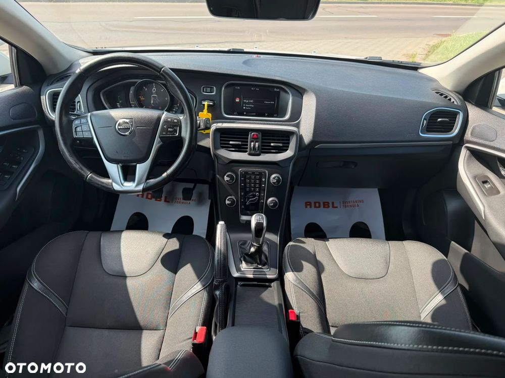 Volvo V40 D2 Momentum - 8