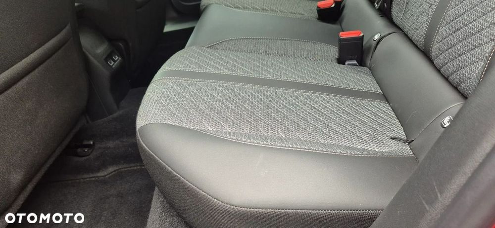 Peugeot 2008 PureTech 130 Allure S&S EAT8 - 25