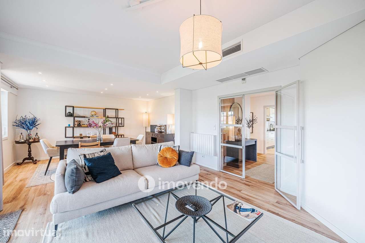 Apartamento T3 com garagem, em condomínio com piscina, em Bicesse - Grande imagem: 4/59
