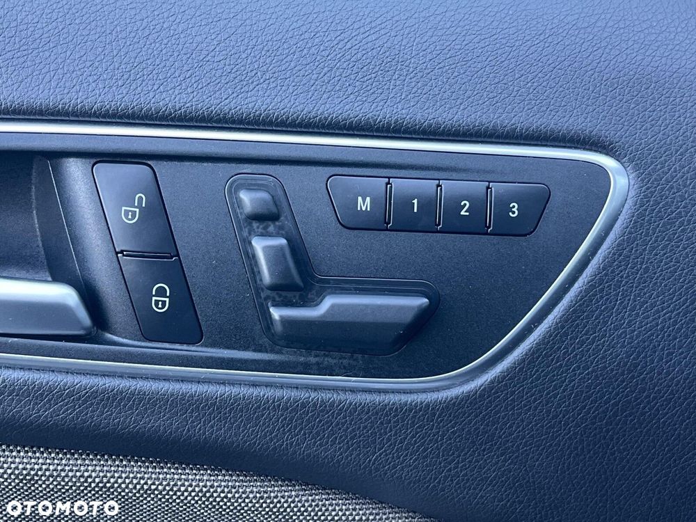 Mercedes-Benz GLA - 15