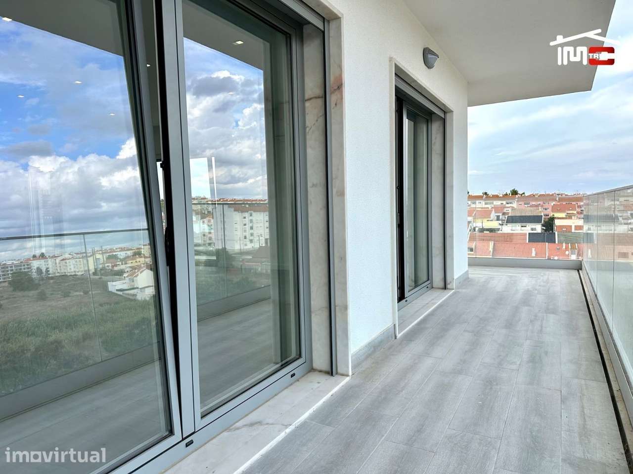 Incrivel Apartamento T2 com Varanda, Garagem e Arrecadação - Grande imagem: 3/37