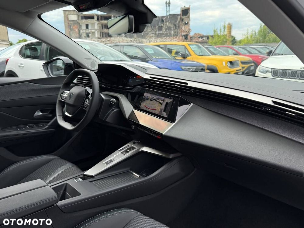 Peugeot 408 - 27
