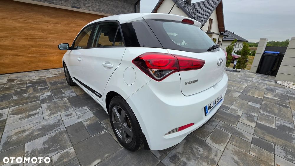 Hyundai i20 1.2 Intro Edition - 18