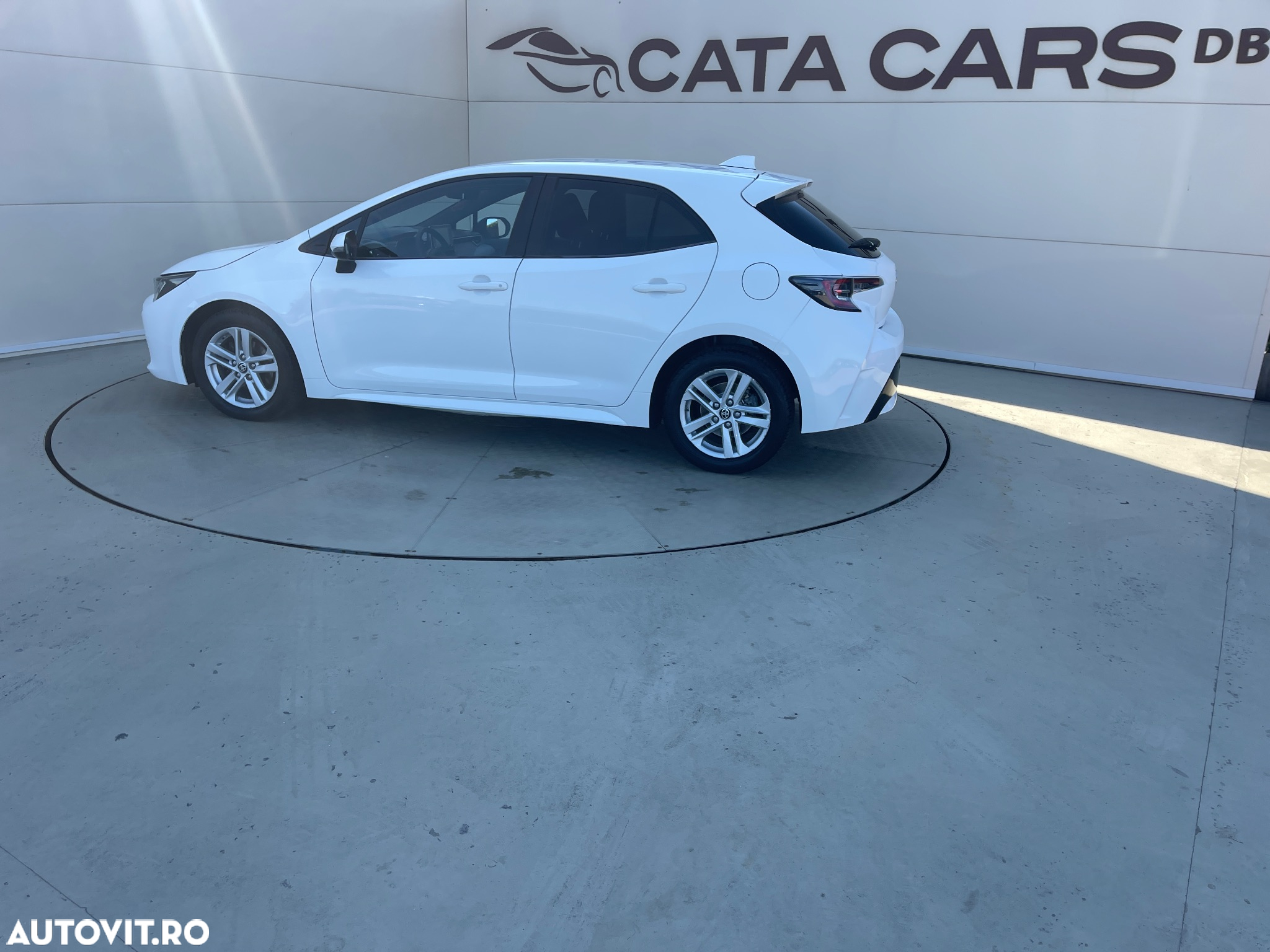 Toyota Corolla 1.8 Hybrid Comfort - 8
