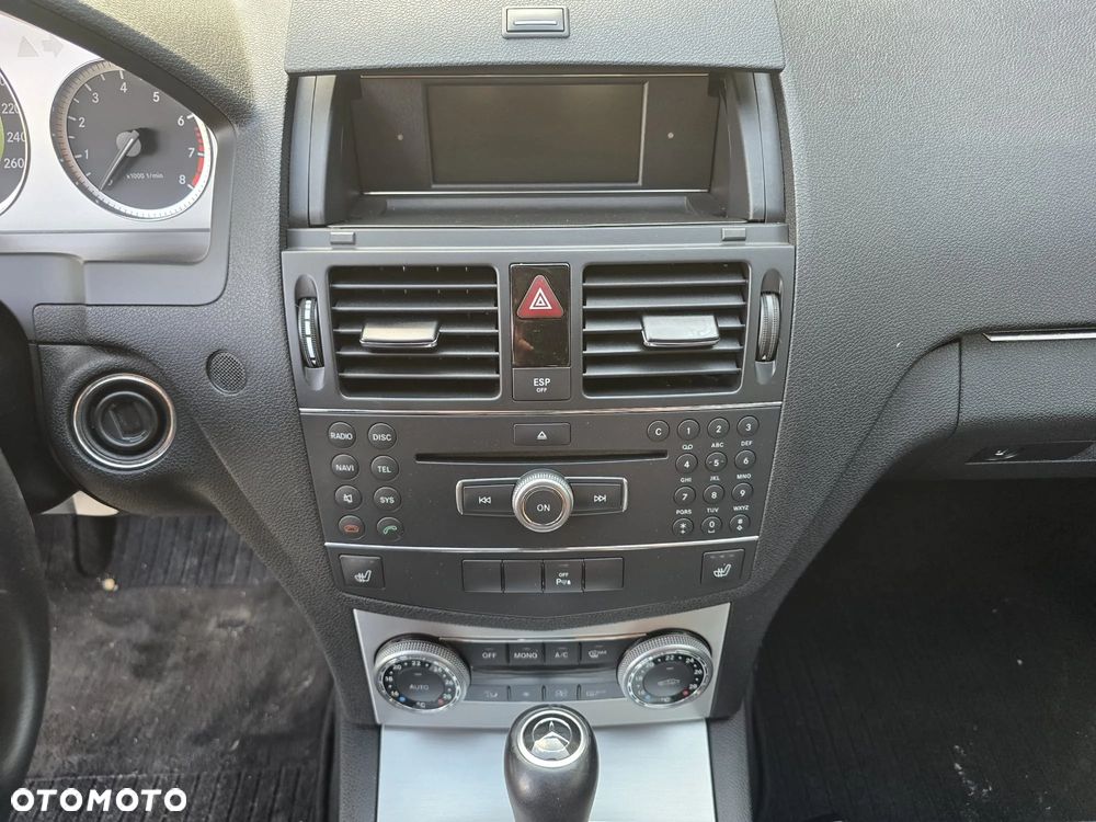 Mercedes-Benz Klasa C 200 (BlueEFFICIENCY) 7G-TRONIC Elegance - 12