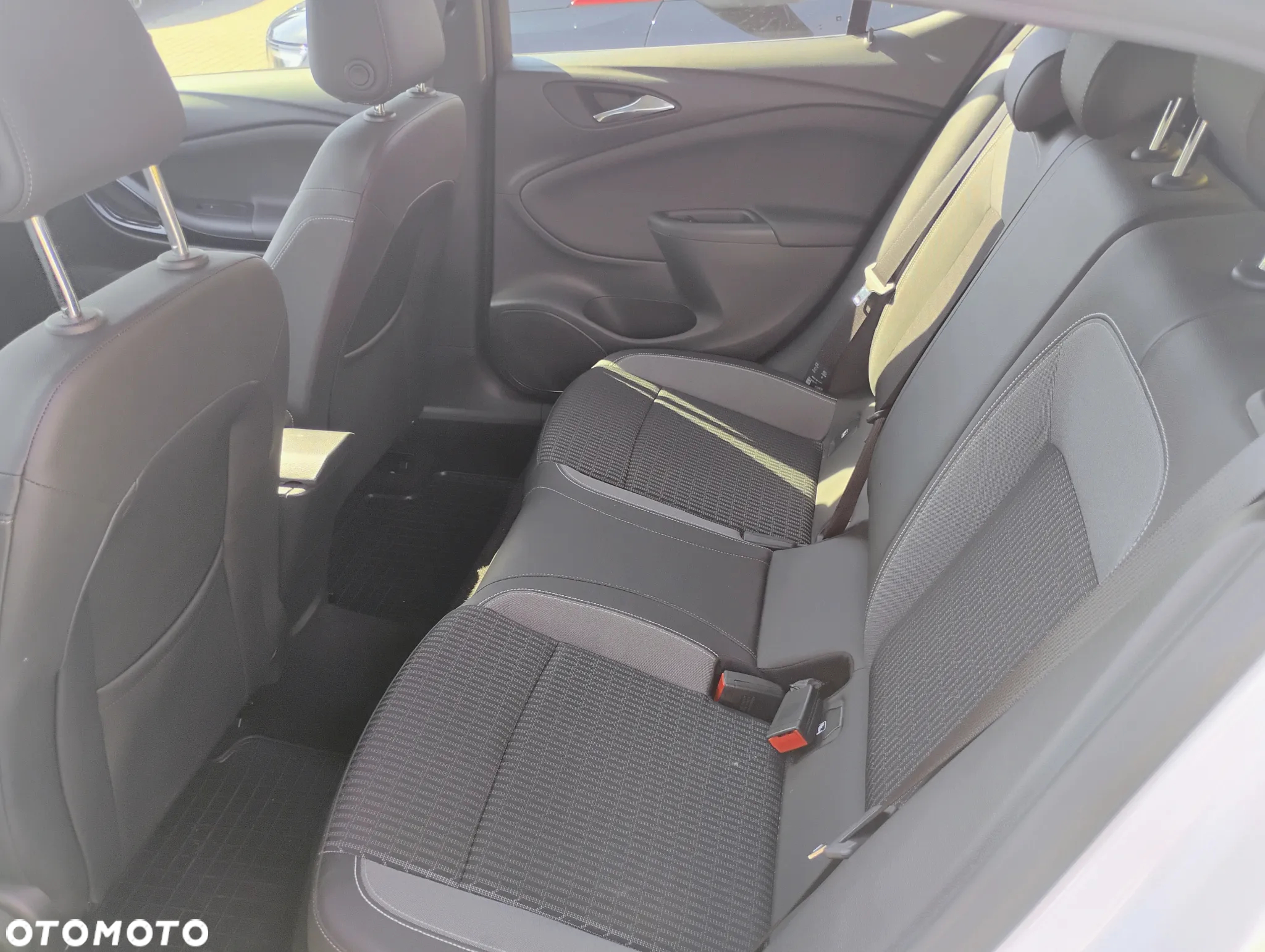 Opel Astra V 1.4 T Edition S&S - 11