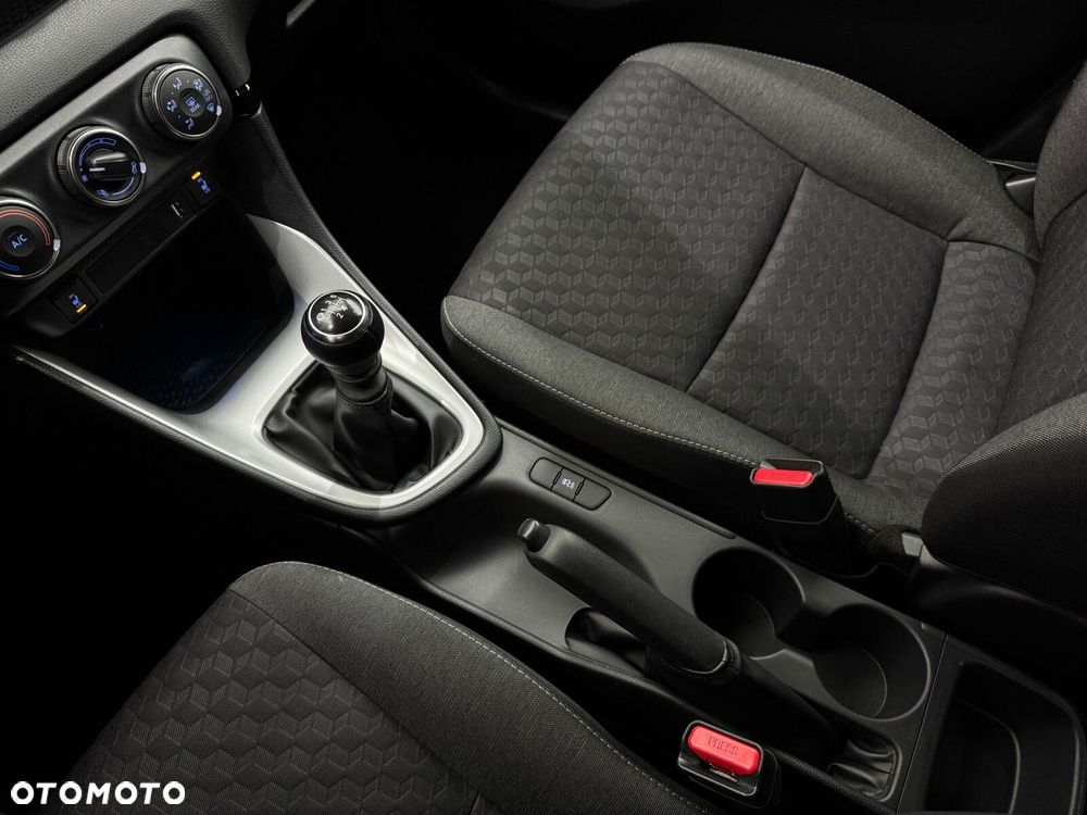 Toyota Yaris 1.5 Comfort - 25