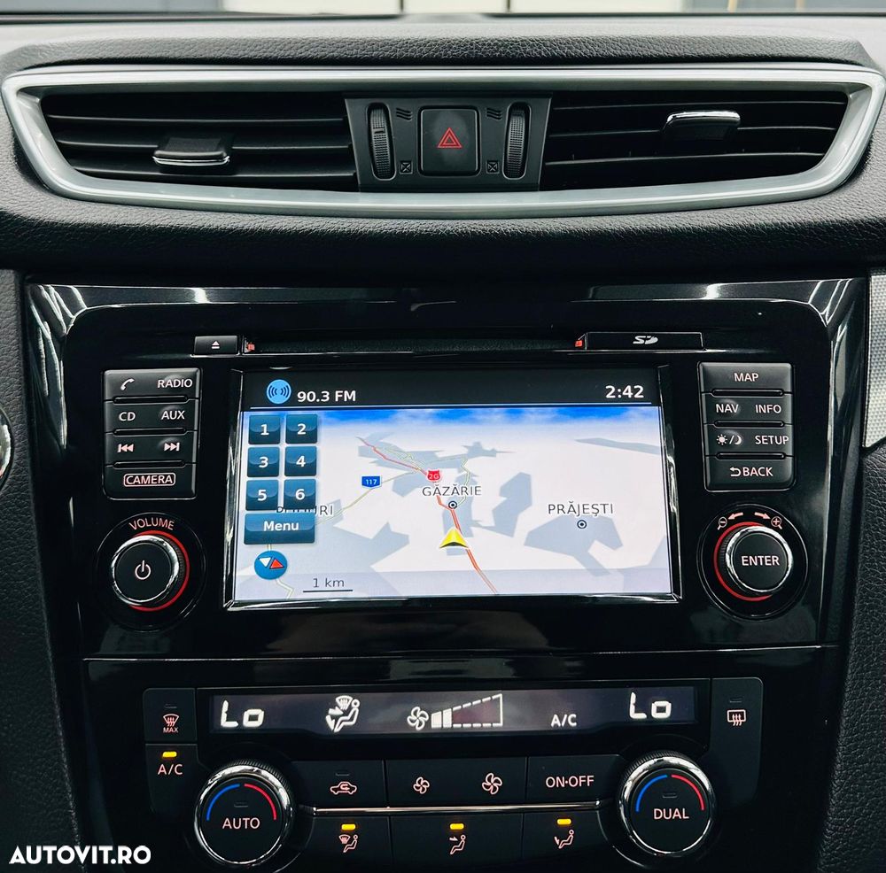 Nissan Qashqai 1.2 DIG-T Xtronic ACENTA - 24