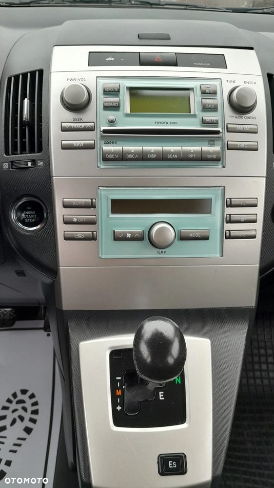 Toyota Corolla Verso - 12