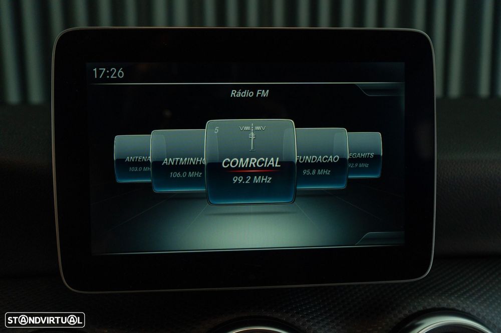 Mercedes-Benz A 180 d AMG Line - 19