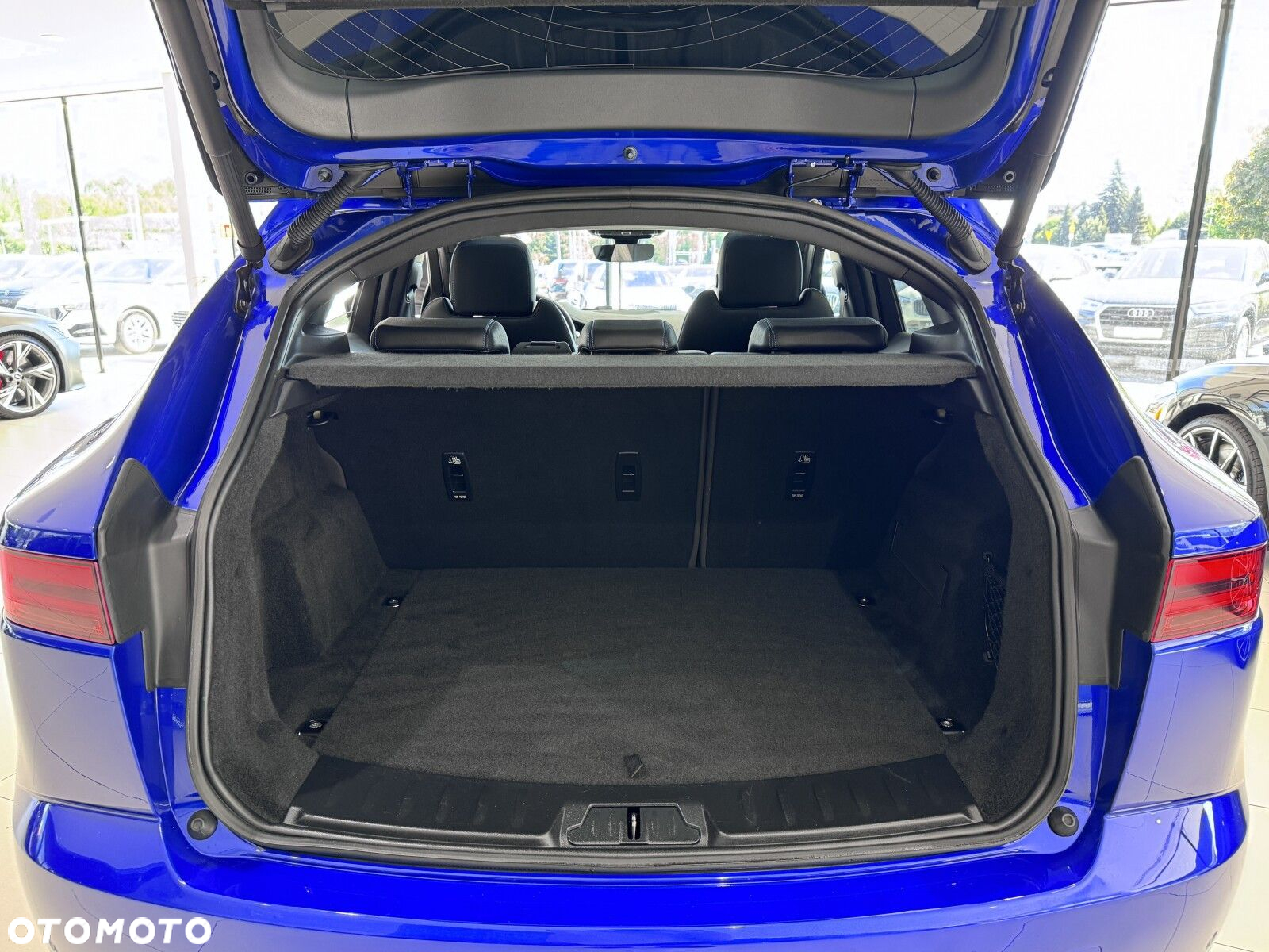 Jaguar E-Pace 2.0 i4D AWD R-Dynamic S - 18