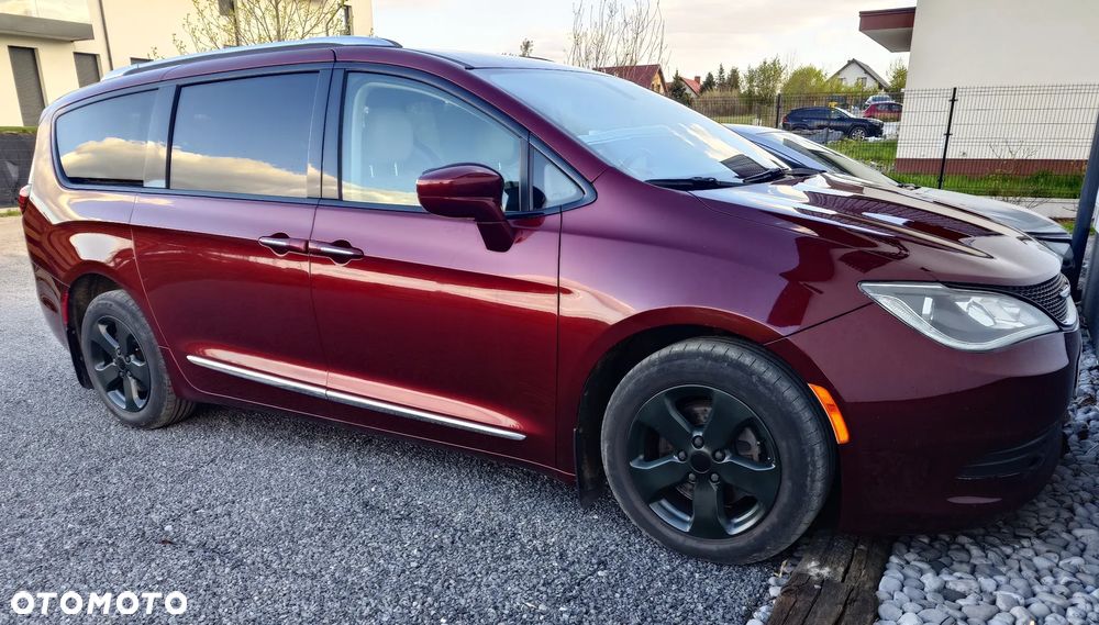 Chrysler Pacifica - 1
