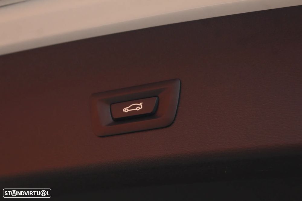 BMW X1 16 d sDrive Auto - 28