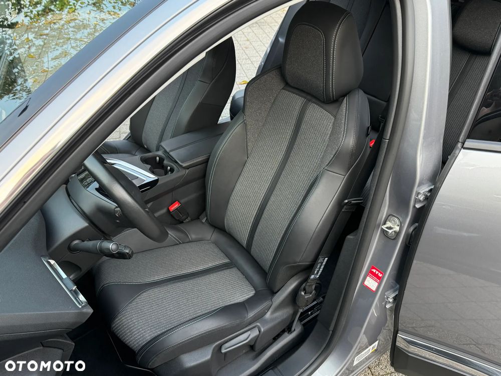 Peugeot 3008 1.2 PureTech Active S&S - 17