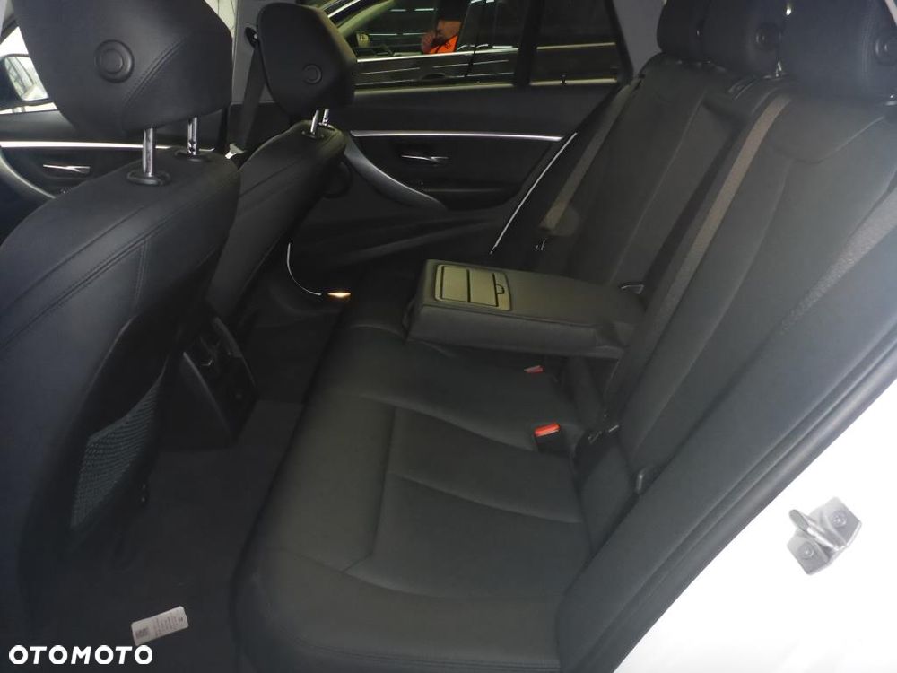 BMW Seria 3 318i Sport Line - 8