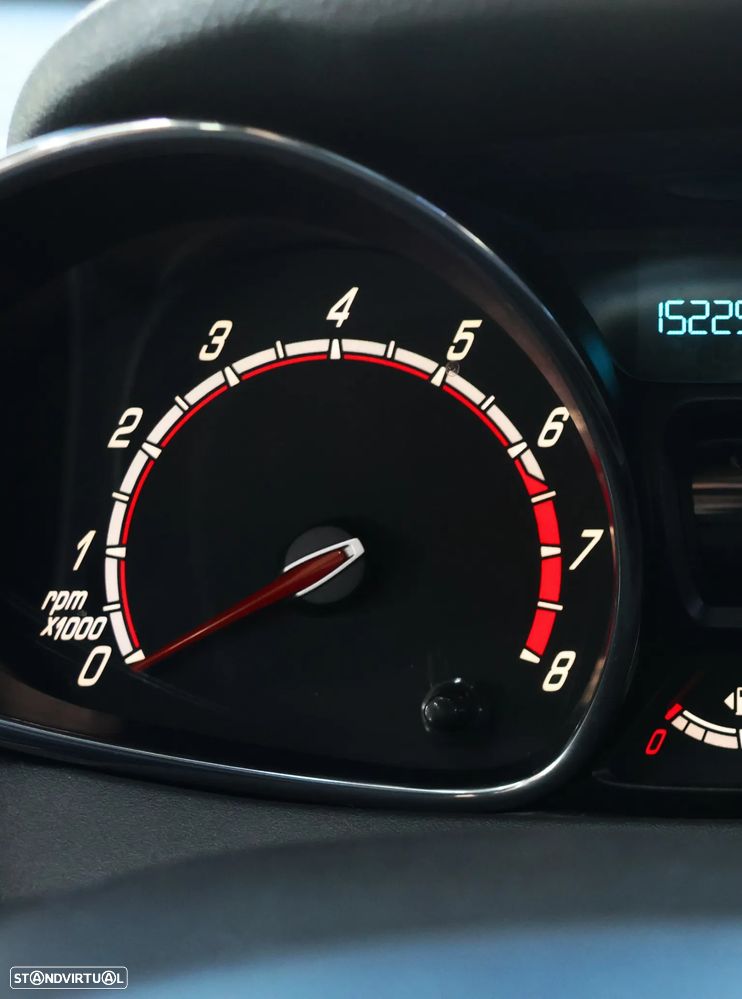 Ford Fiesta 1.6 T ST - 28