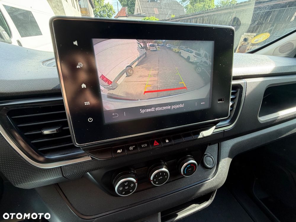 Renault TRAFIC BOGATA WERSJA!! Martwe pole, Park Assist, NAWIGACJA KLIMATYZACJA TEMPOMAT, świeżo sprowadzony, OKAZJA !!!! - 8