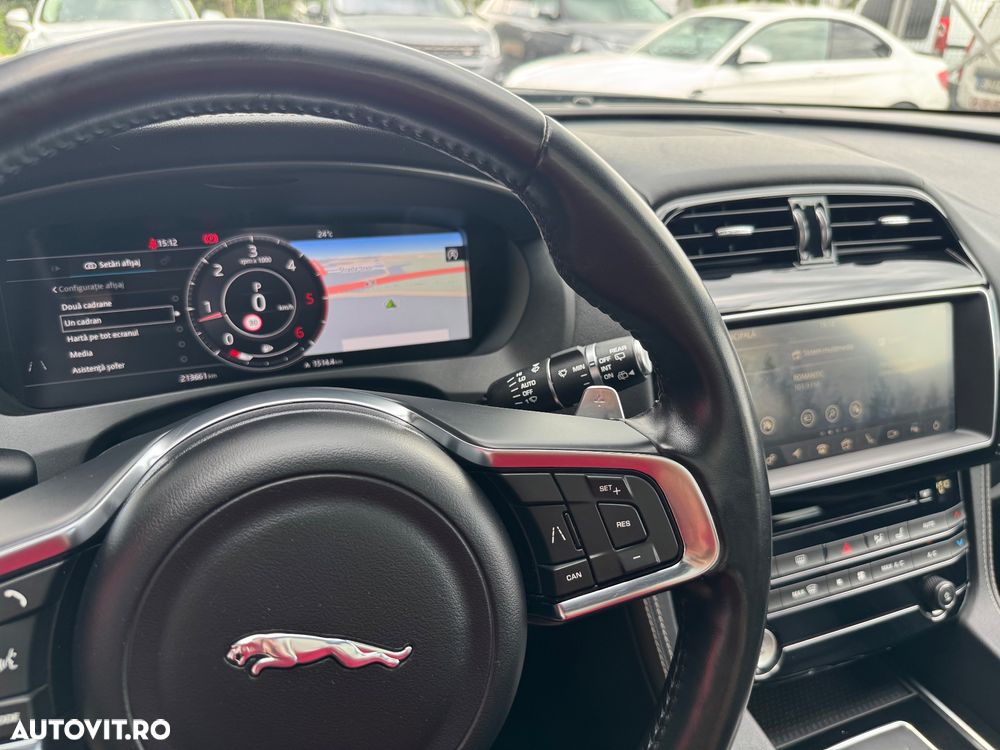 Jaguar F-Pace 20d AWD Aut. R-Sport - 27