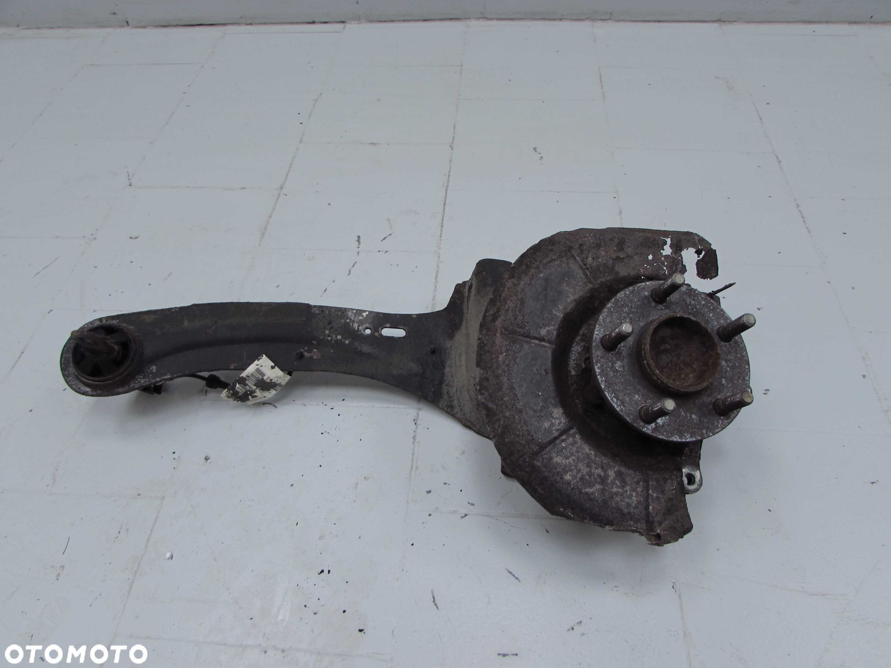 VOLVO C70 06-13 PIASTA ZWROTNICA WAHACZ TYL PRAWA - 1