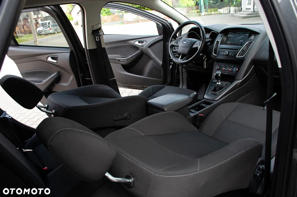 Ford Focus 1.5 EcoBlue Start-Stopp-System TITANIUM - 27