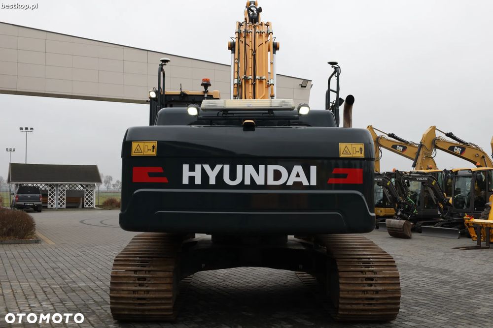 Hyundai HX260L - 7