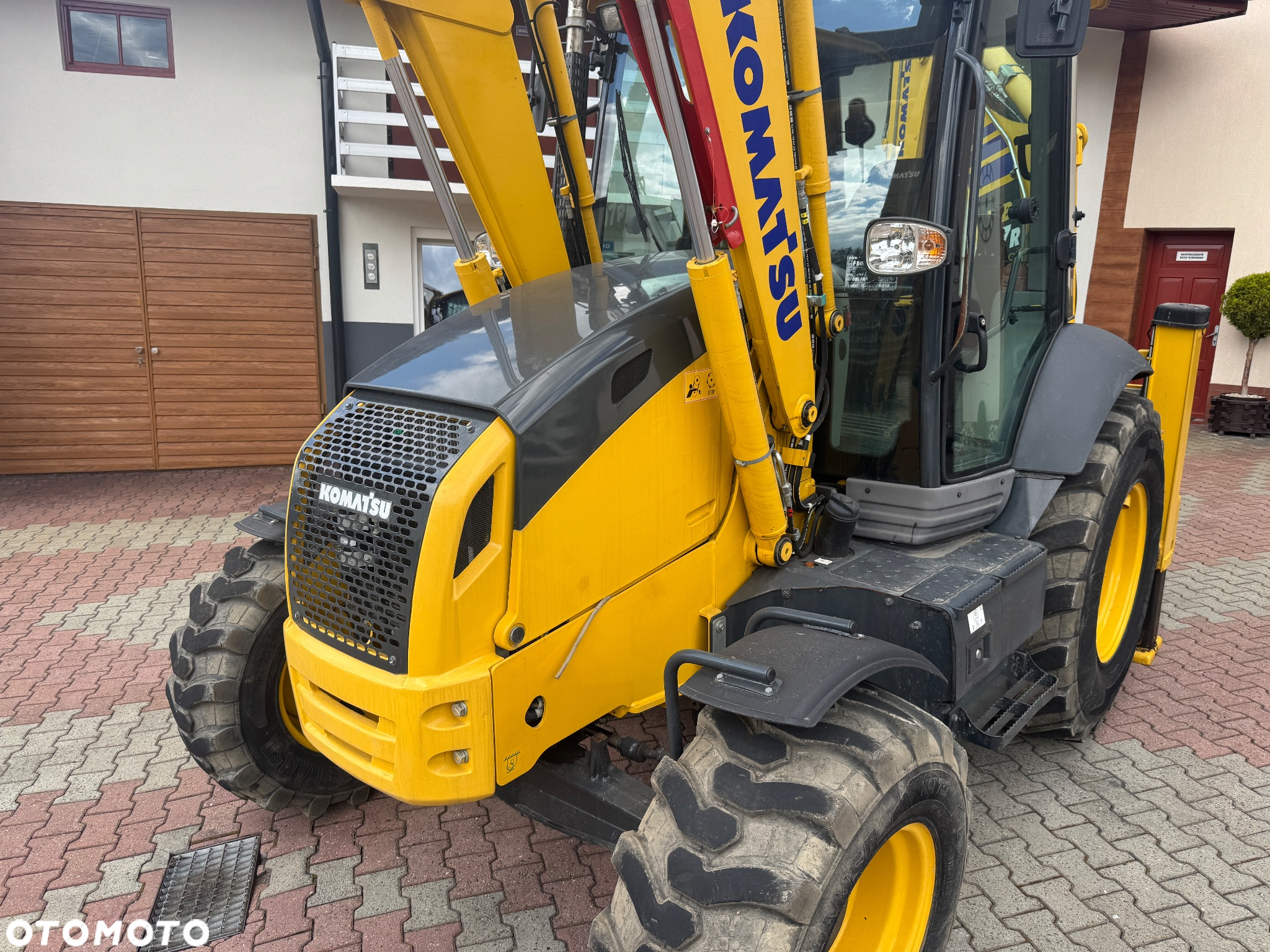 Komatsu WB 97R - 12