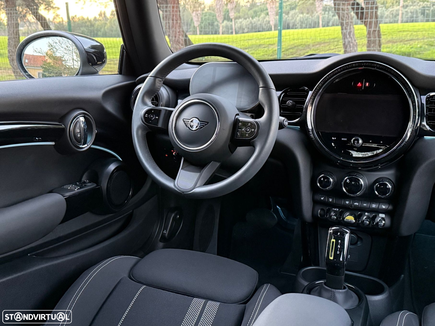 MINI 3 Portas Cooper SE Premium Essential - 27