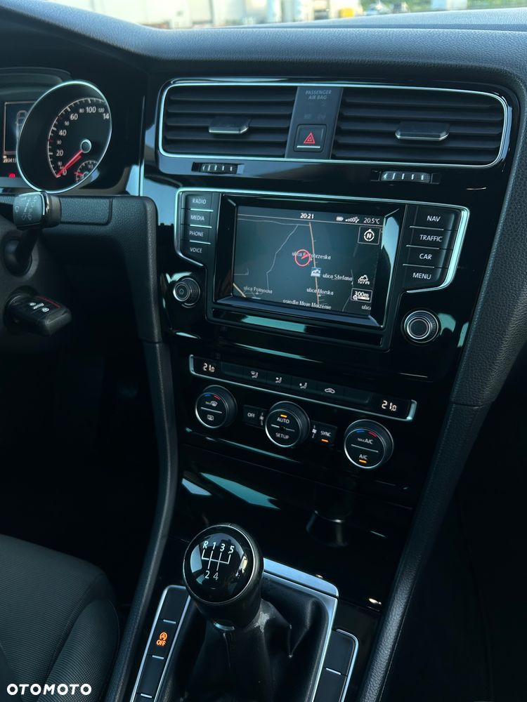 Volkswagen Golf 1.6 TDI Highline - 14