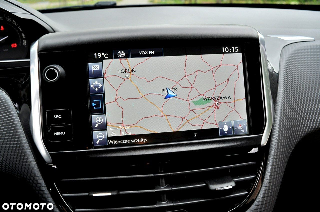 Peugeot 2008 1.2 Pure Tech Allure S&S - 23