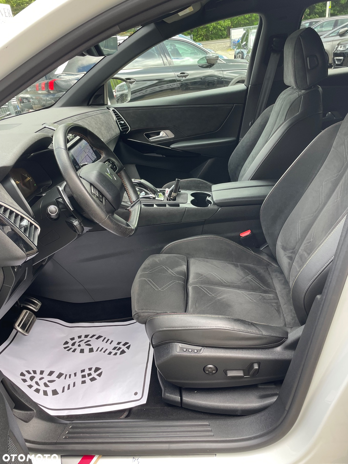 DS Automobiles DS 7 Crossback 1.6 PureTech Performance Line + - 28