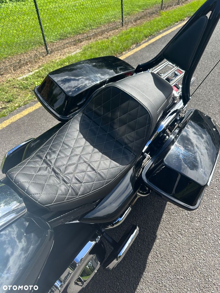 Harley-Davidson Touring Street Glide - 14