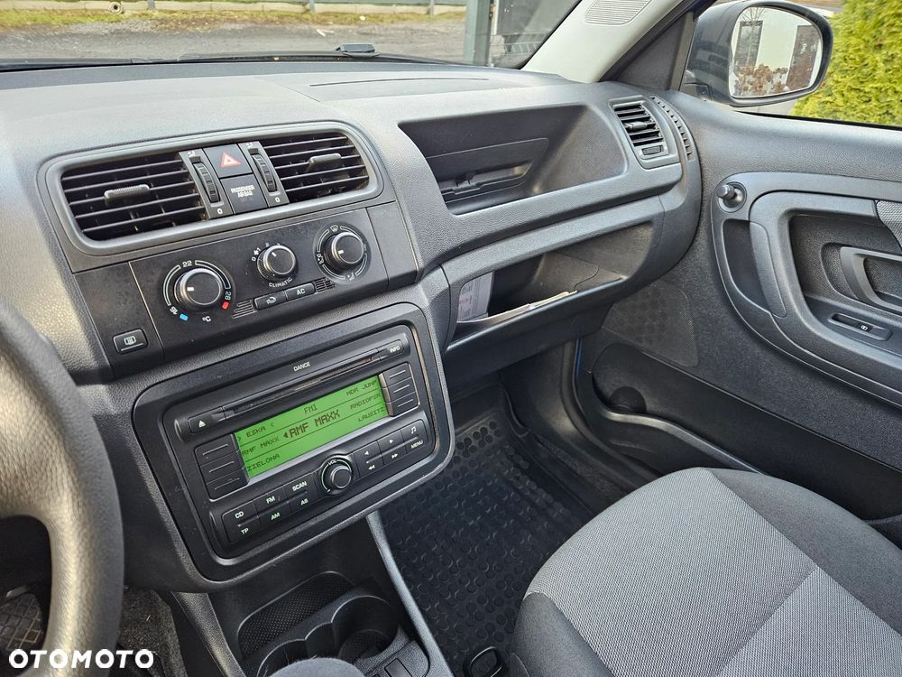 Skoda Fabia 1.2 HTP Ambiente - 19