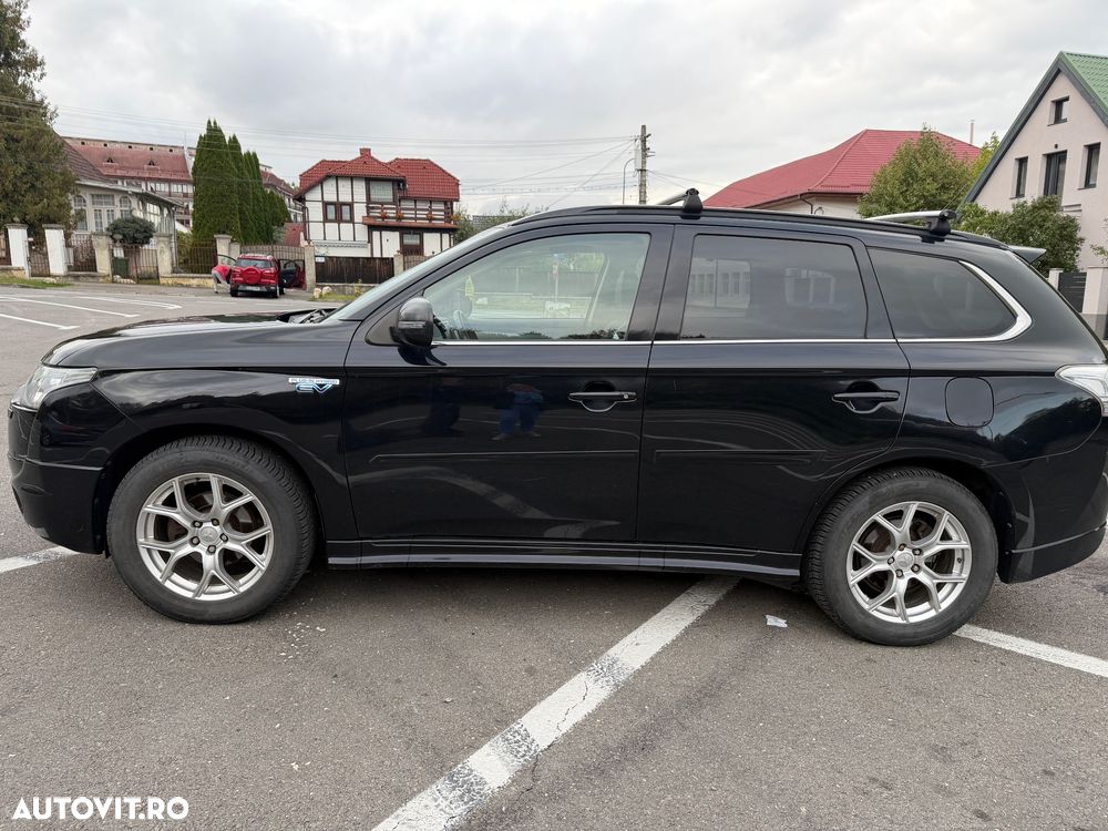 Mitsubishi Outlander - 4