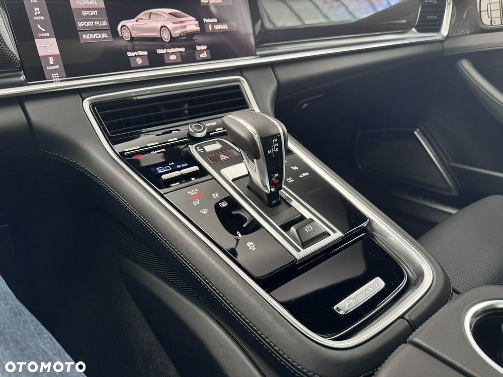 Porsche Panamera Turbo S - 24