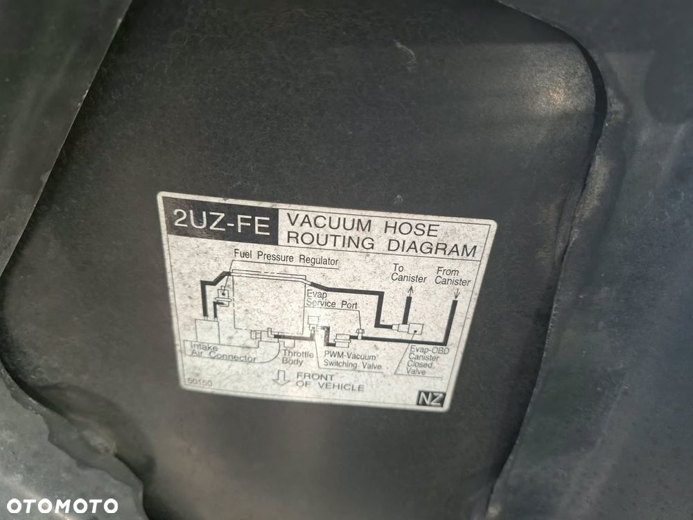 Toyota Sequoia - 24