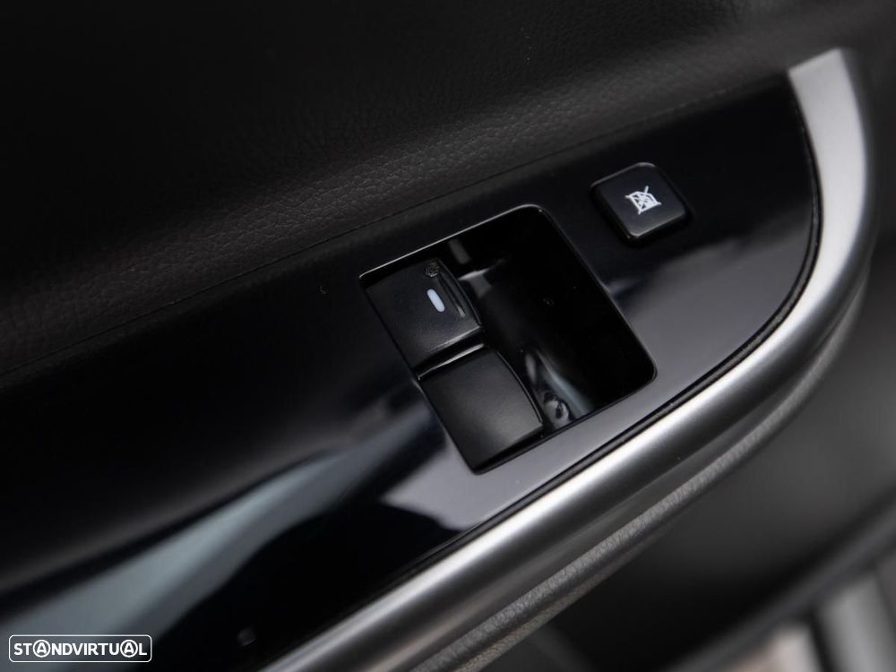 Mitsubishi L200 - 10