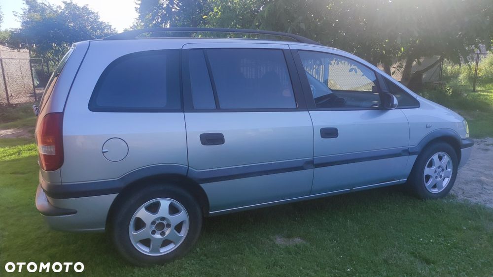 Opel Zafira - 1