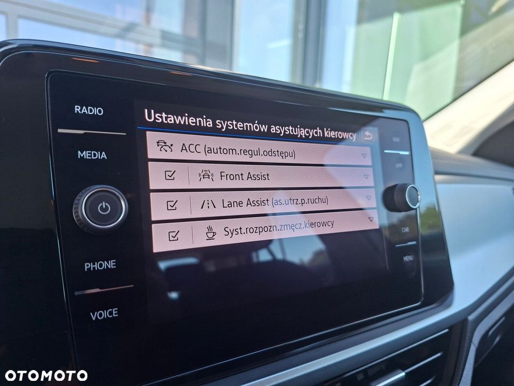 Volkswagen T-Roc - 21