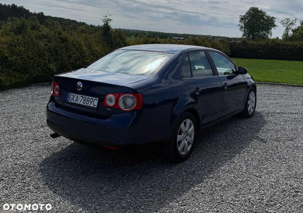 Volkswagen Jetta 1.9 TDI DPF Comfortline - 4