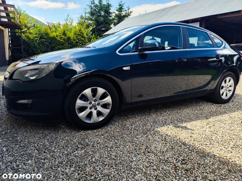 Opel Astra 1.4 T Executive EU6 - 2
