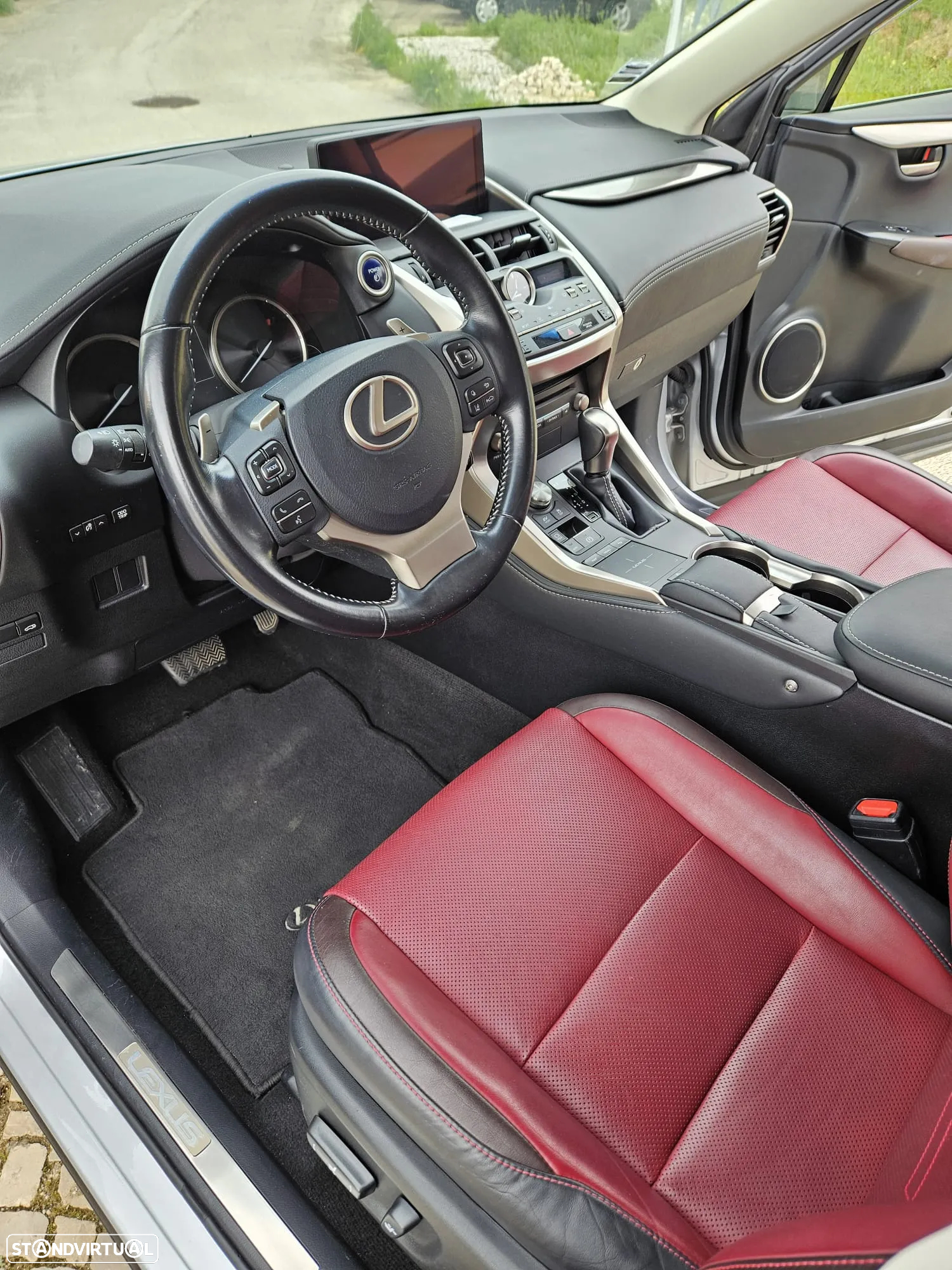Lexus NX 300h Executive+ - 18